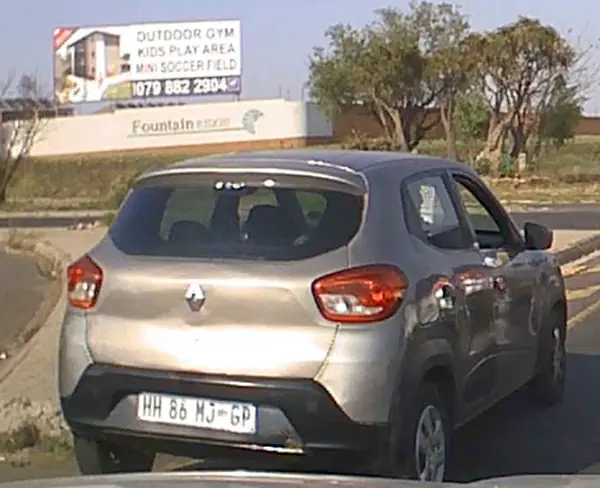 Gold Renault Kwid